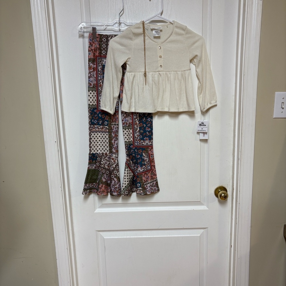 Ivory Ribbed Knit Top and Patterned Ruffle Leg Pants - Picture 4 of 6